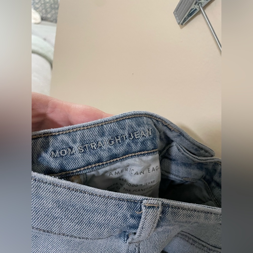 ✨Women’s American Eagle Jeans Mom Straight Stretch Jeans Size 0 - Picture 11 of 12